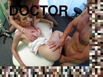 asia, mastubasi, perawat, amatir, blowjob-seks-dengan-mengisap-penis, dokter, seks-grup, bertiga, berambut-merah, stocking-stockings