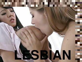 תחת, ציצי-גדול, פטמות, אחות, לסבית-lesbian, נשים-בעל-גוף-גדולות, טבעי, ציצים-הנופלים