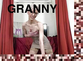 Short haired granny blowjob