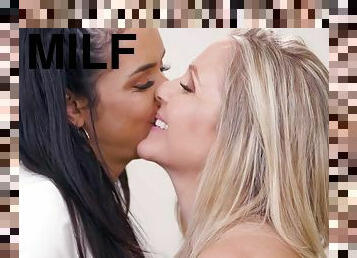 hot MILF Julia Ann crazy lesbian sex