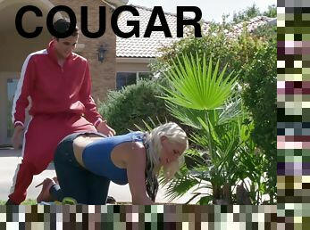 Young gang member fucks big ass cougar