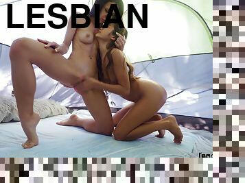 піхва-pussy, худорлява, мила, лесбіянка-lesbian, латиноамериканка, поцілунки, маленькі-цицьки