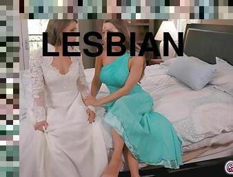 великі-цицьки, мастурбація, піхва-pussy, струмінь, лесбіянка-lesbian, фінгеринг, поцілунки, крихітна, брюнетка, маленькі-цицьки