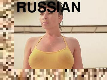 büyük-göğüsler, açıkhava, rus, orta-yaşlı-seksi-kadın, doğal, havuz, büyük-memelere-sahip-kadın, memeler, tek-kişilik, bikini