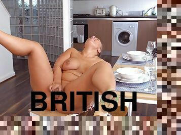 British PAWG wife Beth - How Women Orgasm - Masturbation in the kitchen
