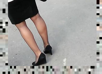 candid pantyhose sexy legs  281-1