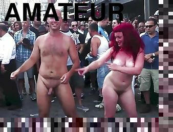 Naked dancing on the street !!!