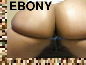 hottie ebony loves to twerk her juicy rump on webcam