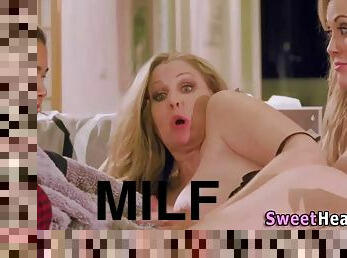 Milf sucks lesbians nips