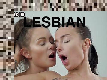 isot-tissit, pillu-pussy, lesbo-lesbian, teini, lelu, luonnollinen, dildo, rintava, rinnat, ruskeaverikkö