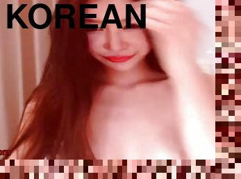 Sexy korean camgirl creams her pussy