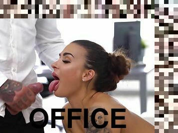 Office Girl in Stockings and High Heels Susy Gala Masturbates Until Boss Came to Pound Her Pink Twat - Susy gala