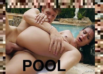 A pool side fuck scene with your favorite porn goddess Katana Kombat.