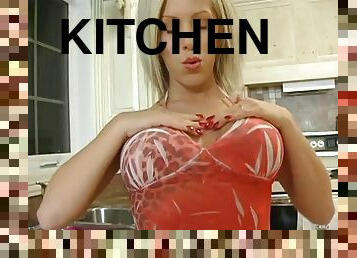 Goddess extreme kream masturbates and squirts in the kitchen