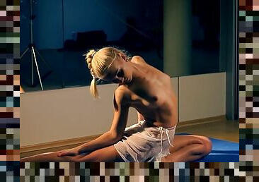 Flexible displays lena nude gymnastics
