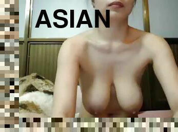 Hot asian girl lives dancing her sexy body