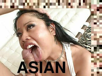 Asian Kya Tropic gives a nice deepthroat
