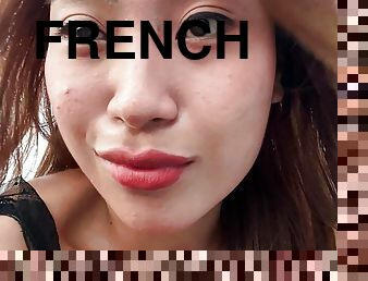 DEEP FRENCH KISSING YUK !!