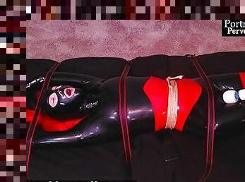 orgasme, mainan, bdsm-seks-kasar-dan-agresif, berambut-merah, sperma, kecil-mungil, latex, boneka-cantik, karet