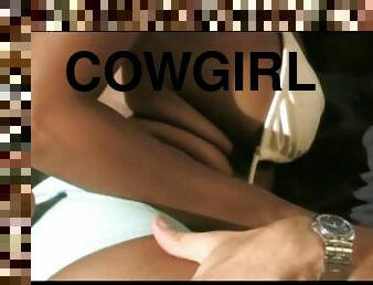 latina, cowgirl-posisi-sex-wanita-di-atas-pria