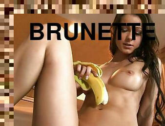 Melisa brunette beauty loves bananas