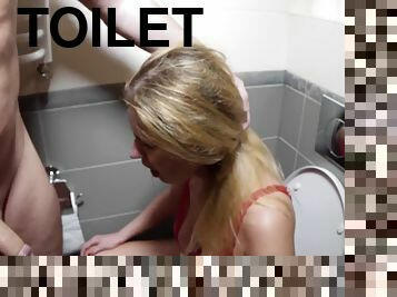 Toilet slave