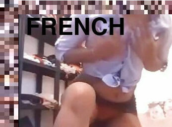 فرنسية