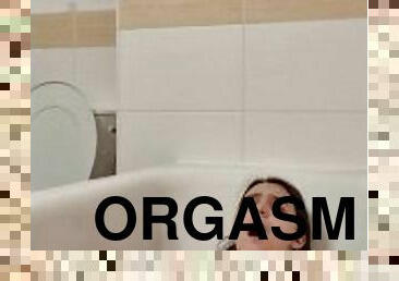 Cute brunette reach orgasm in hot bath