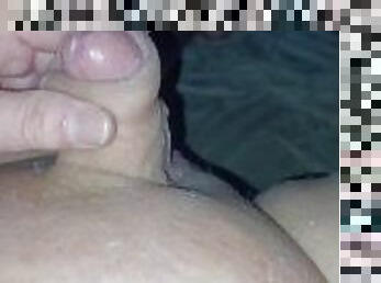 mastubasi, di-tempat-terbuka, kencing, umum, amatir, dewasa, cumshot-keluarnya-sperma, penis-besar, pijat, gemuk