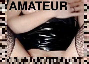 masturbation, pisser, giclée, amateur, ejaculation-sur-le-corps, jouet, branlette, fétiche, latex, solo