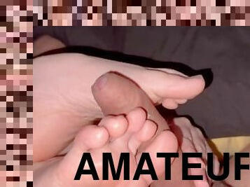 amateur, ados, pieds, collège, ejaculation, fétiche, branlette-avec-les-pieds, orteils