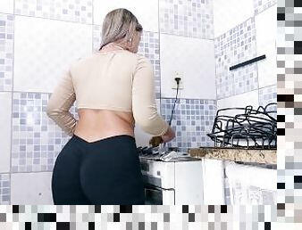 What a hot maid, she even gave me the ass!