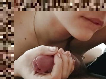 To console me, my horny stepsister gives me delicious blowjobs until she swallows my cum - Porn in Spanish