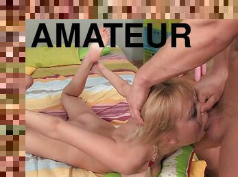 amateur, mamada, adolescente, hardcore, garganta-profunda, coletas, rubia, amordazada