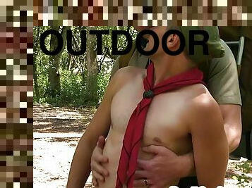Muscular park ranger doggystyles twink outdoors in the ass
