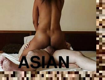 Thai bee sticks a white cock in her dark pussy