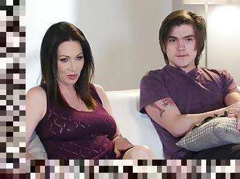 Mature MILF stepmom Rayveness has sex with her 22 year old stepson