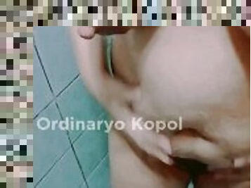 Blowjob sa banyo habang naliligo