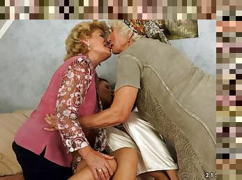 Grannies and teens kiss in lesbian sex