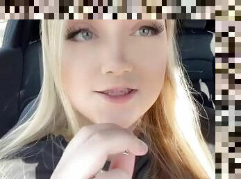 masturbation, public, chatte-pussy, amateur, jouet, belle-femme-ronde, joufflue, voiture, blonde, blanc