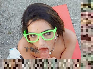 levrette, lunettes, en-plein-air, public, chatte-pussy, fellation, ejaculation-sur-le-corps, ados, latina, point-de-vue