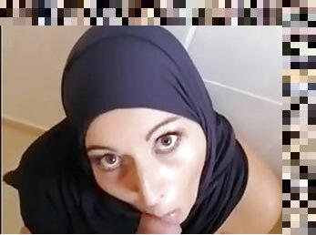 Hijab Alia Yilmaz blowjob