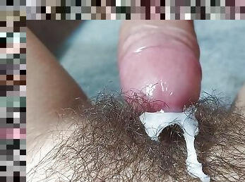  CUM LOTS OF CUM ON HAIRY PUSSY