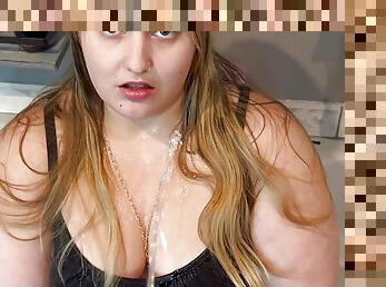 BBW Wife Masturbation Pissed On Golden Shower