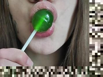 My cute stepsis suck a lollipop