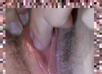 Up close rubbing of her clitty