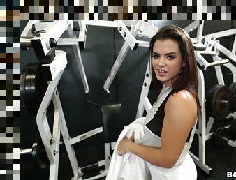 Thick beauty gym fucked in flawless POV