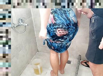 pee bath with a 4 liter jug ??‹??‹of yellow and very smelly pee!!! - PissVids