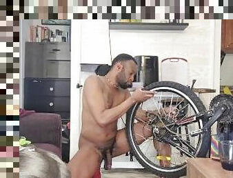 public, amatori, pula-imensa, gay, negru, biciclist, solo, muschiulos, tatuaj, pula