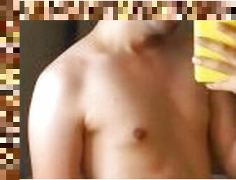 heterosexual curioso enviando fotos desnudo a su amigo gay